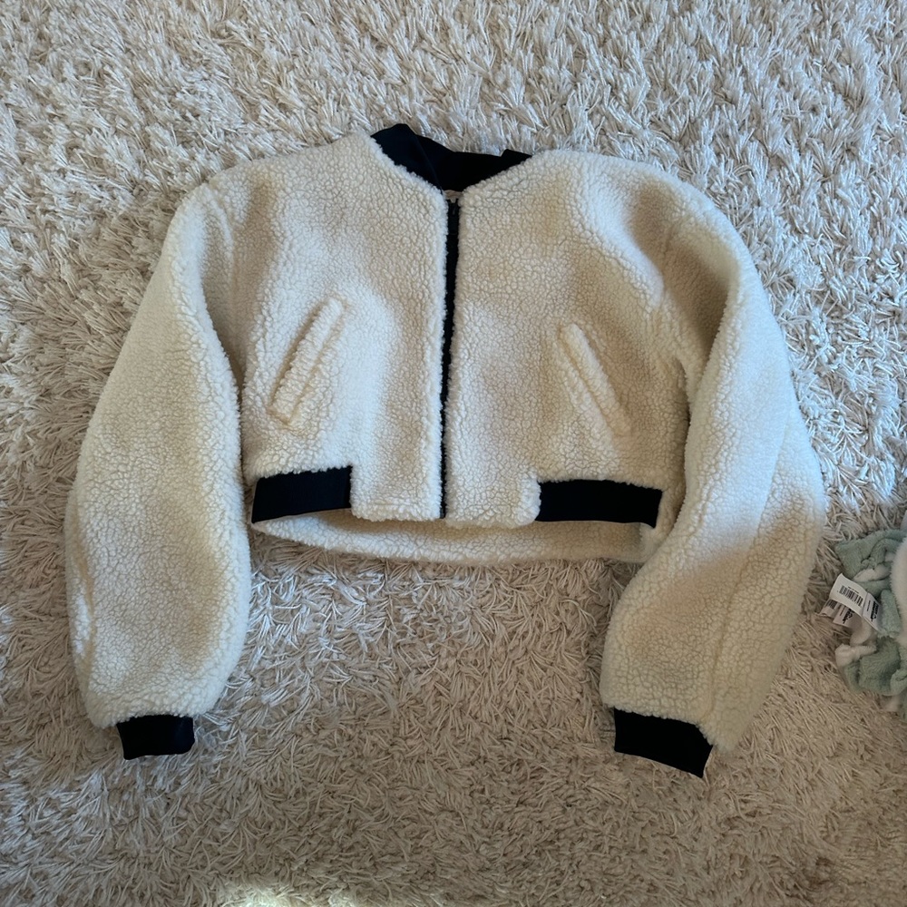 Adika fuzzy cropped jacket